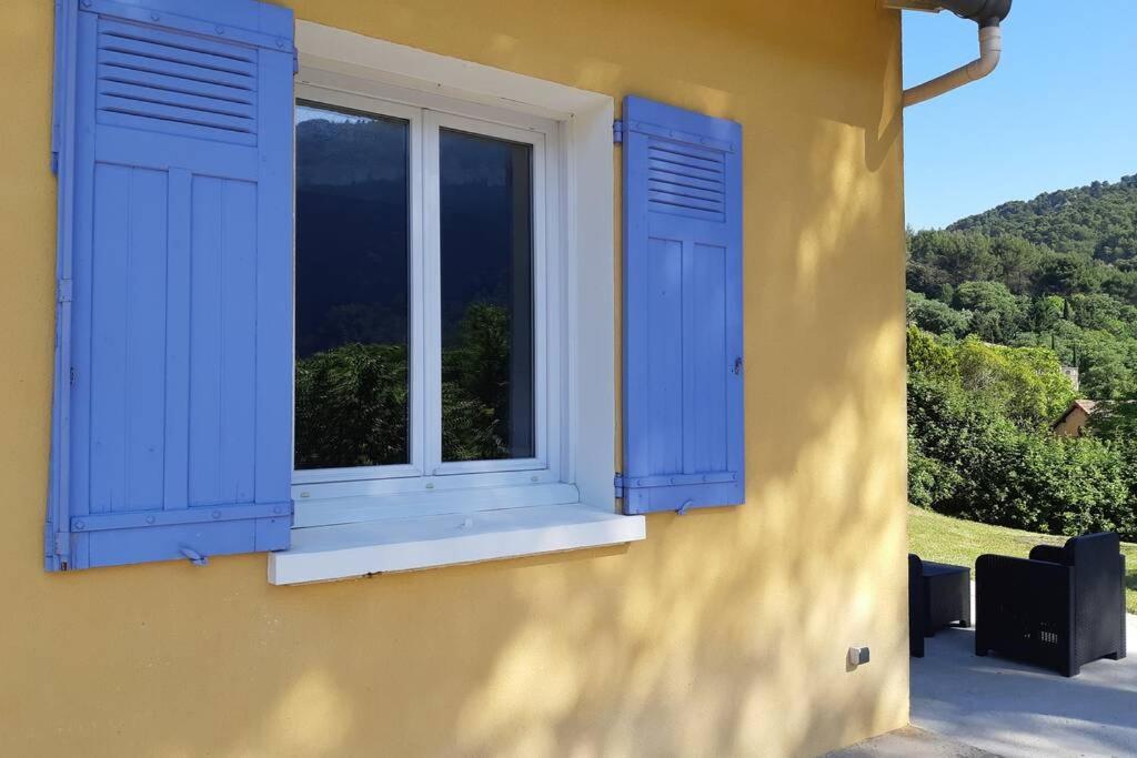 Vue Panoramique Sur Le Chateau,Montagne Et Grottes Fontaine-de-Vaucluse Buitenkant foto