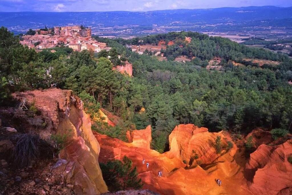 Vue Panoramique Sur Le Chateau,Montagne Et Grottes Fontaine-de-Vaucluse Buitenkant foto